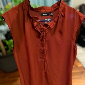 Rust colored sleeveless blouse. NWT. APT 9 medium